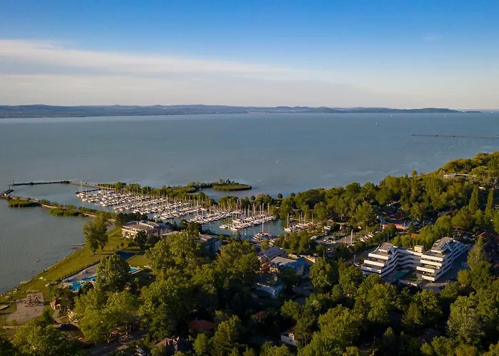 Marina * Balatonszárszó
