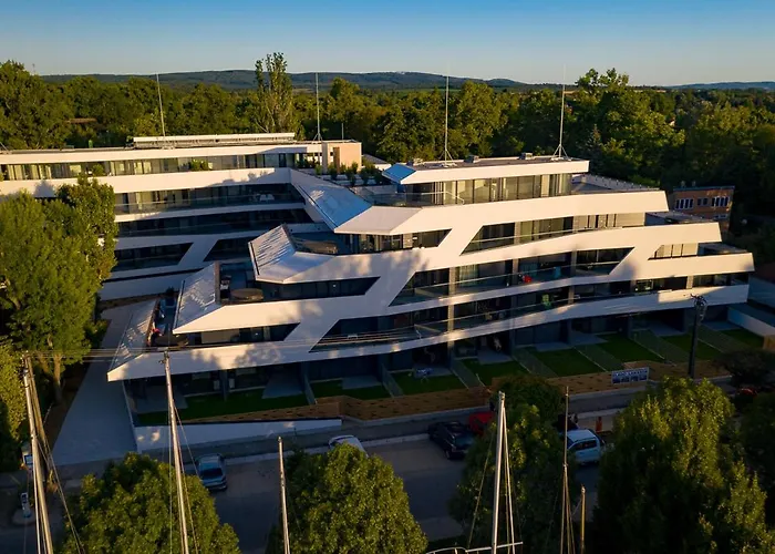 Marina * Balatonszárszó